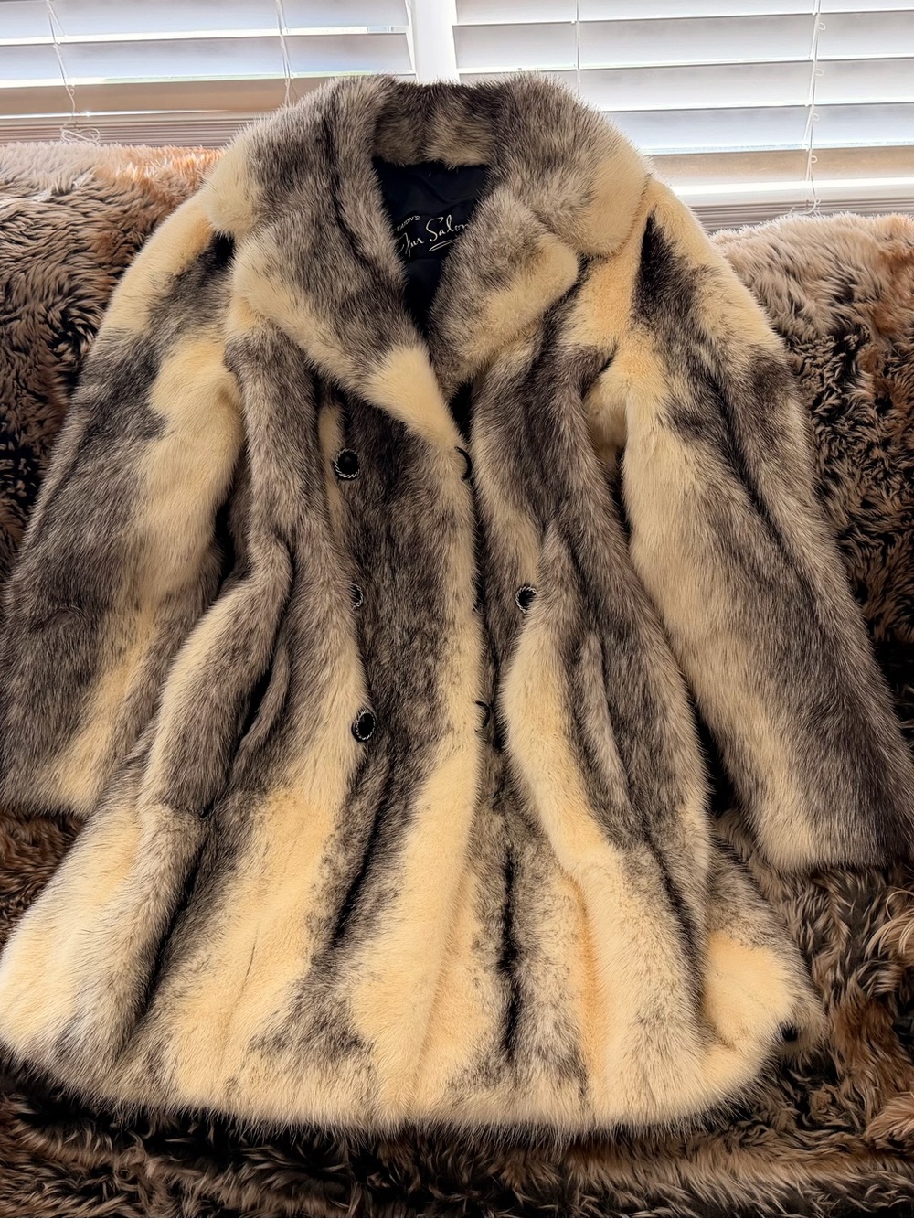 Immaculate Rare Vintage Eaton’s Fur Salon mid length Cross Mink Fur Coat Small